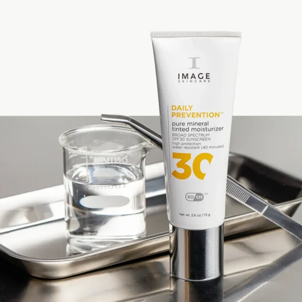 DAILY PREVENTION Pure mineral tinted moisturizer SPF 30 - Pilt 3